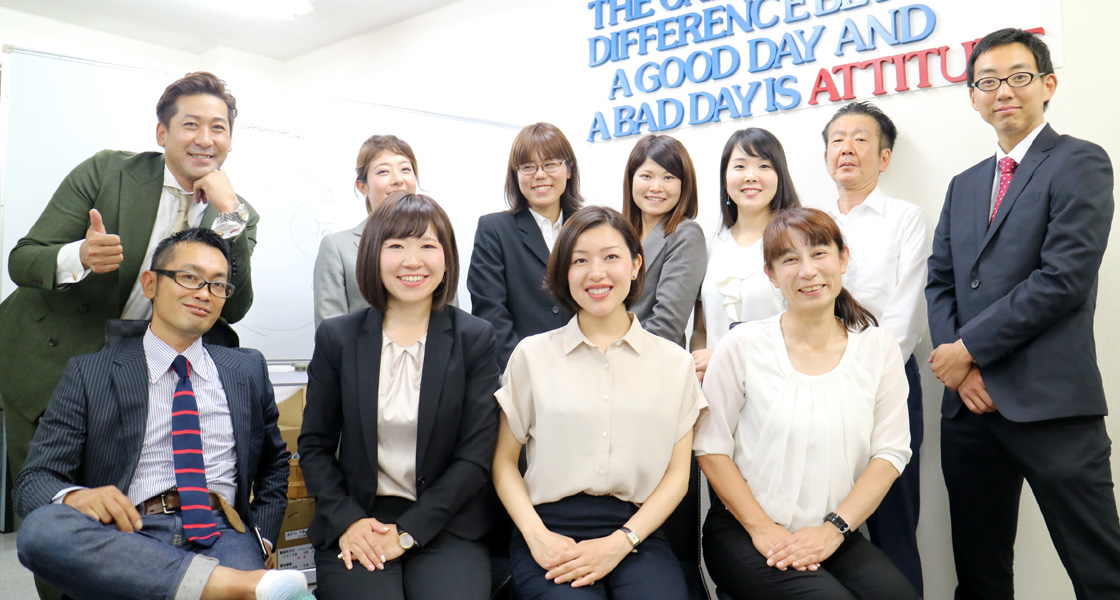 Few'sで働く仲間たちの集合写真